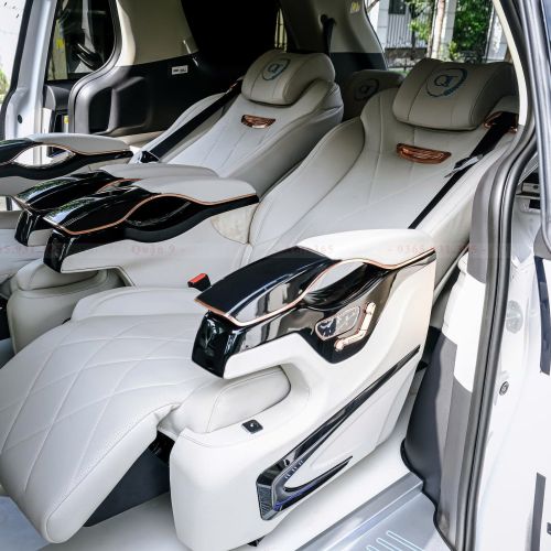 KIA Carnival nâng cấp Ghế Cast 4, Nội thất tông kem, Sàn vân đá & Bàn làm việc cao cấp