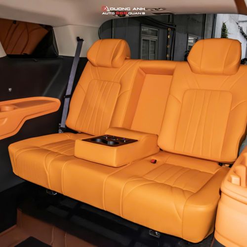 KIA Carnival nâng cấp Sofa bed Hipoint HP08, Sàn carbon fiber & Khung trượt xoay – Tối ưu không gian & tiện nghi vượt trội