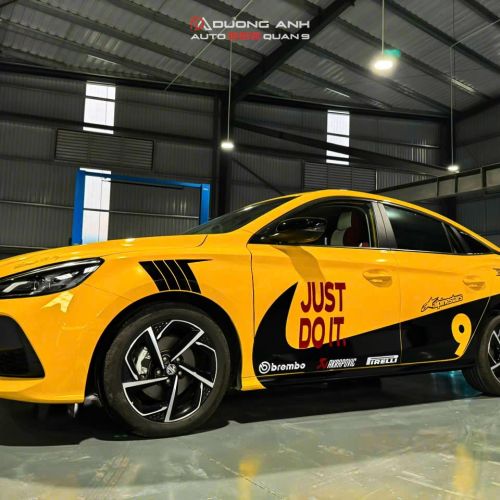 MG5 dán tem thể thao cá tính – Lột xác ngoại hình, đậm chất racing và khác biệt