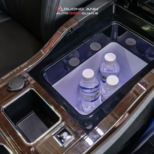 Toyota Sienna nâng cấp Tủ lạnh mini, Sofa bed, Trần sao Pi Starlight & Sàn vân đá – Chuẩn Limousine di động cao cấp