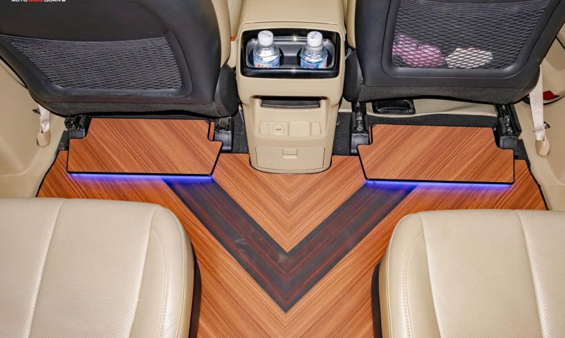 KIA Sedona nâng cấp Sàn vân gỗ đối xứng - Sang trọng và tinh tế