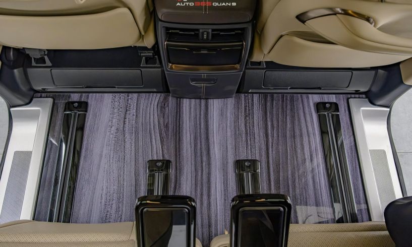 Toyota Alphard nâng cấp Sàn vân gỗ – Hoàn thiện không gian Limousine sang trọng