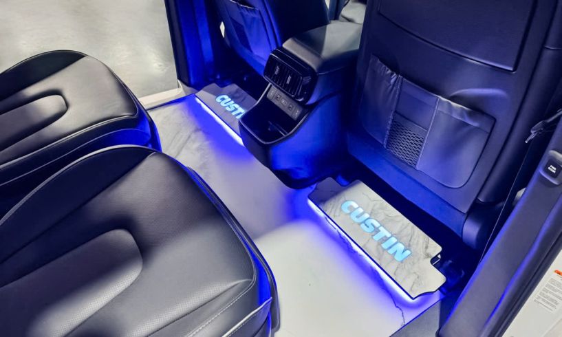 Hyundai Custin nâng cấp Sàn vân đá – Sang trọng, sạch sẽ và đậm chất Limousine