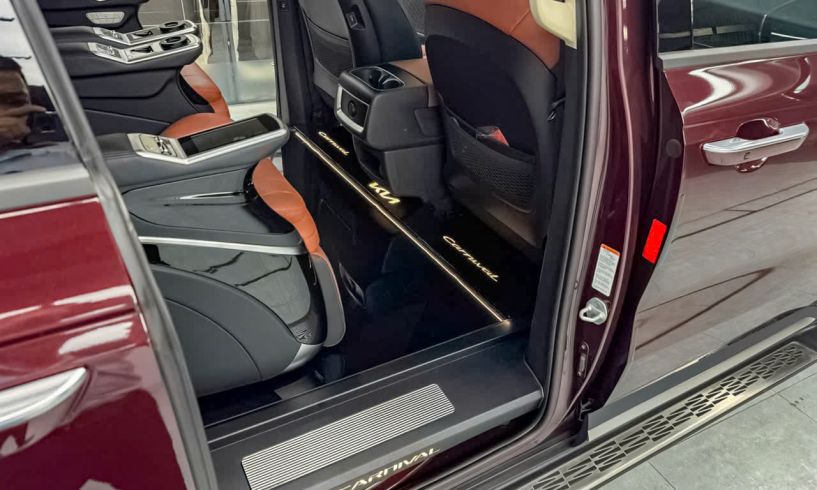 Kia Carnival nâng cấp sàn Carbon Fiber – Thể thao, sang trọng và bền bỉ