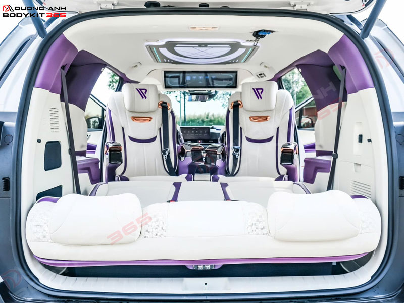 Ốp đèn trần đẹp mắt cho ô tô