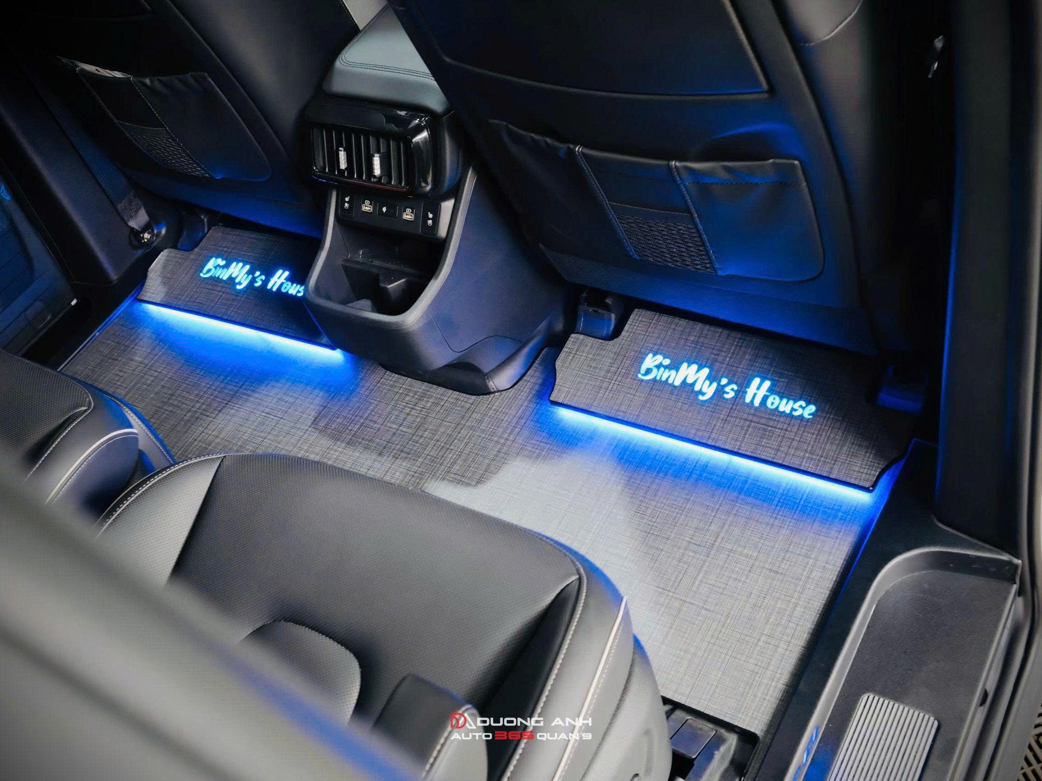 Hyundai Custin nâng cấp Sàn Caro Gingham – Tinh tế, hiện đại và khác biệt