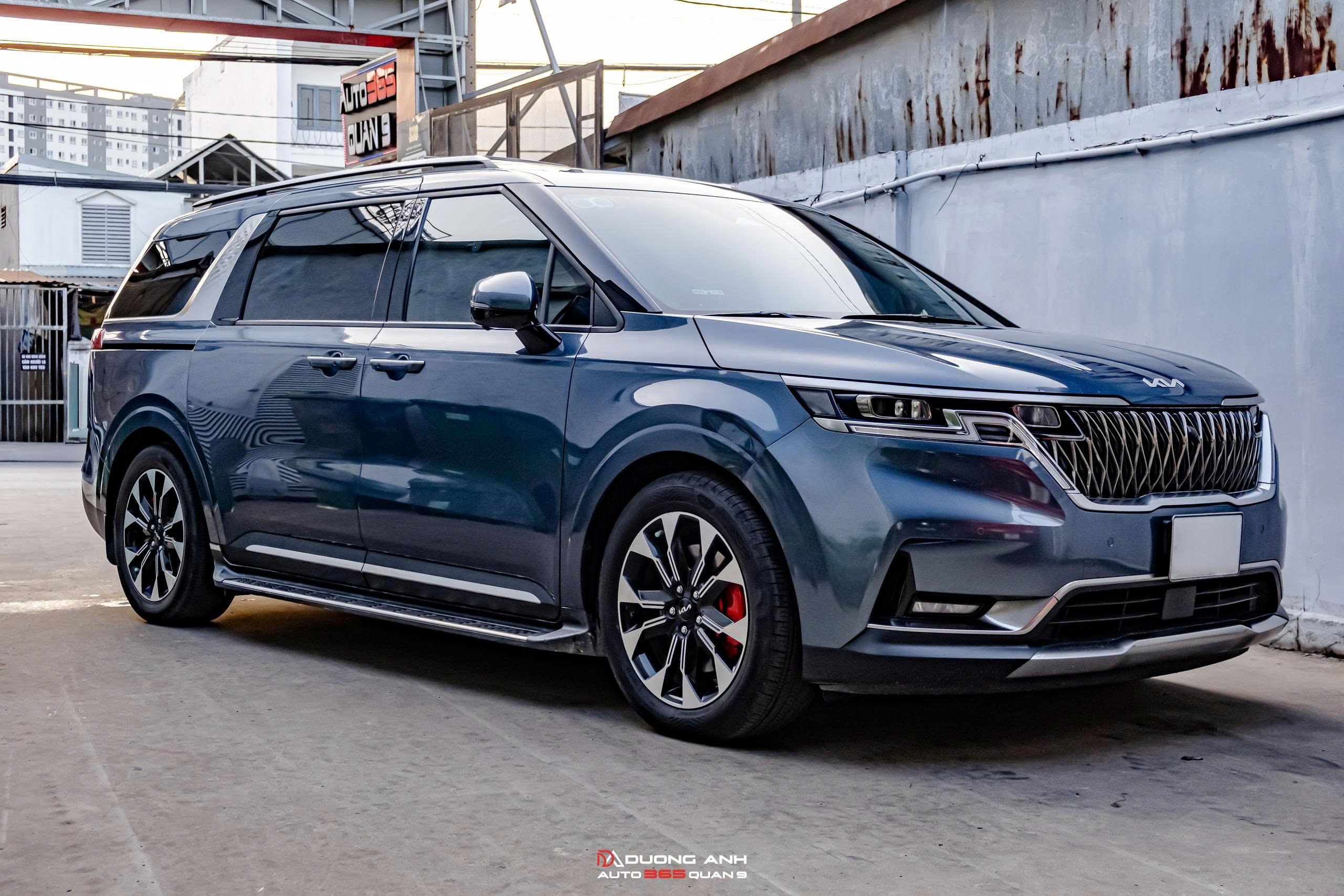 KIA CARNIVAL NÂNG CẤP GHẾ XOAY & TRƯỢT ĐIỆN, SOFA BED, MÀN HÌNH TRẦN GẬP, SÀN VÂN ĐÁ