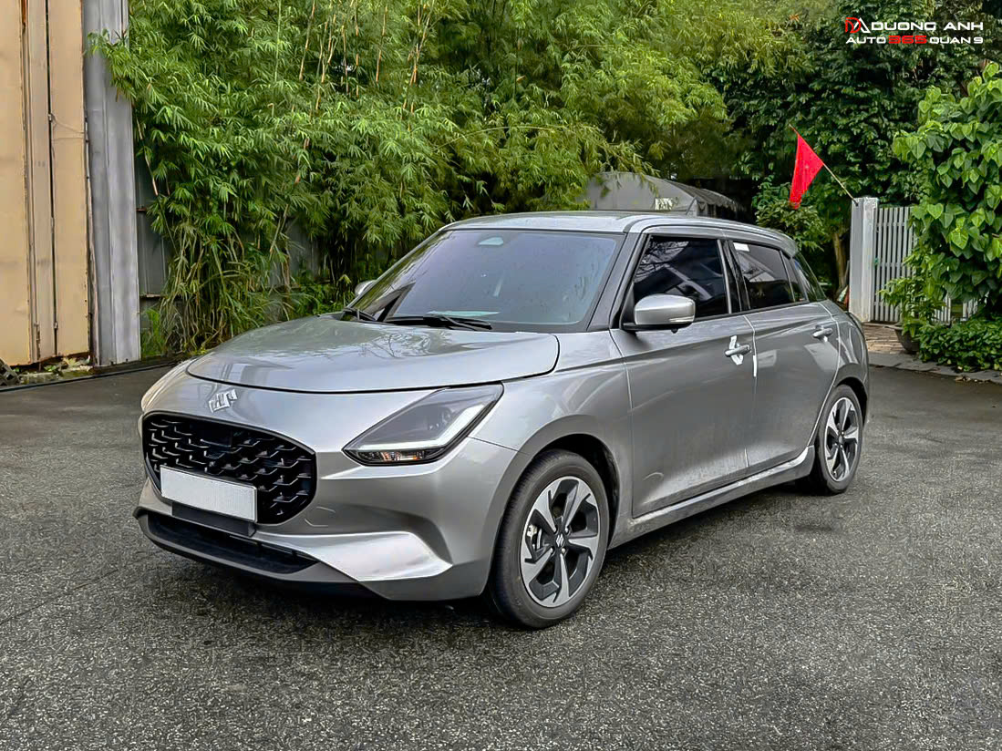 SUZUKI SWIFT NÂNG CẤP NỘI THẤT DA, TRẦN DA LỘN, CAMERA 360 VÀ TIỆN ÍCH CAO CẤP