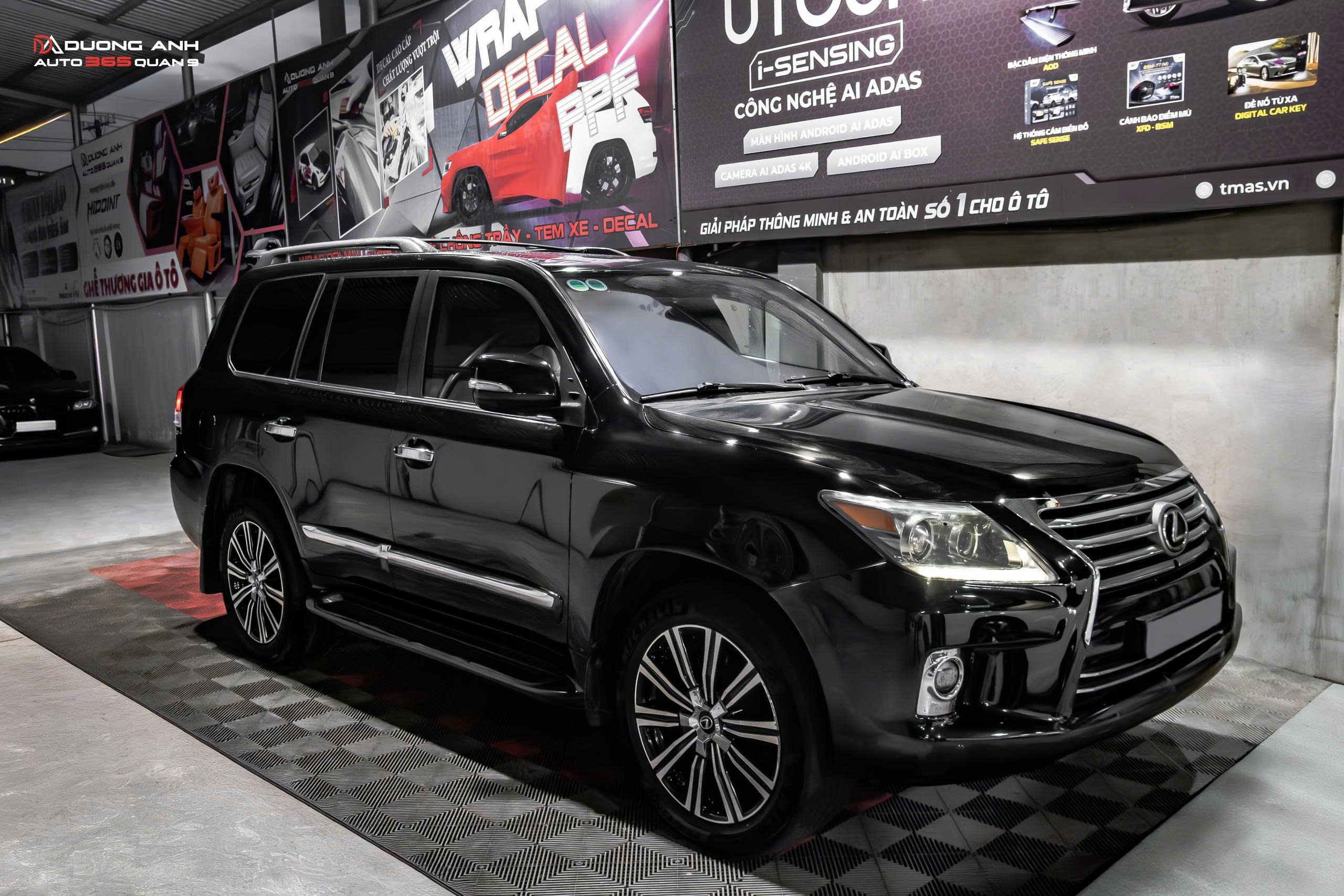 Lexus LX570 nâng cấp trần sao Pi Starlight & Màn hình trần gập – Chuẩn đẳng cấp thượng lưu