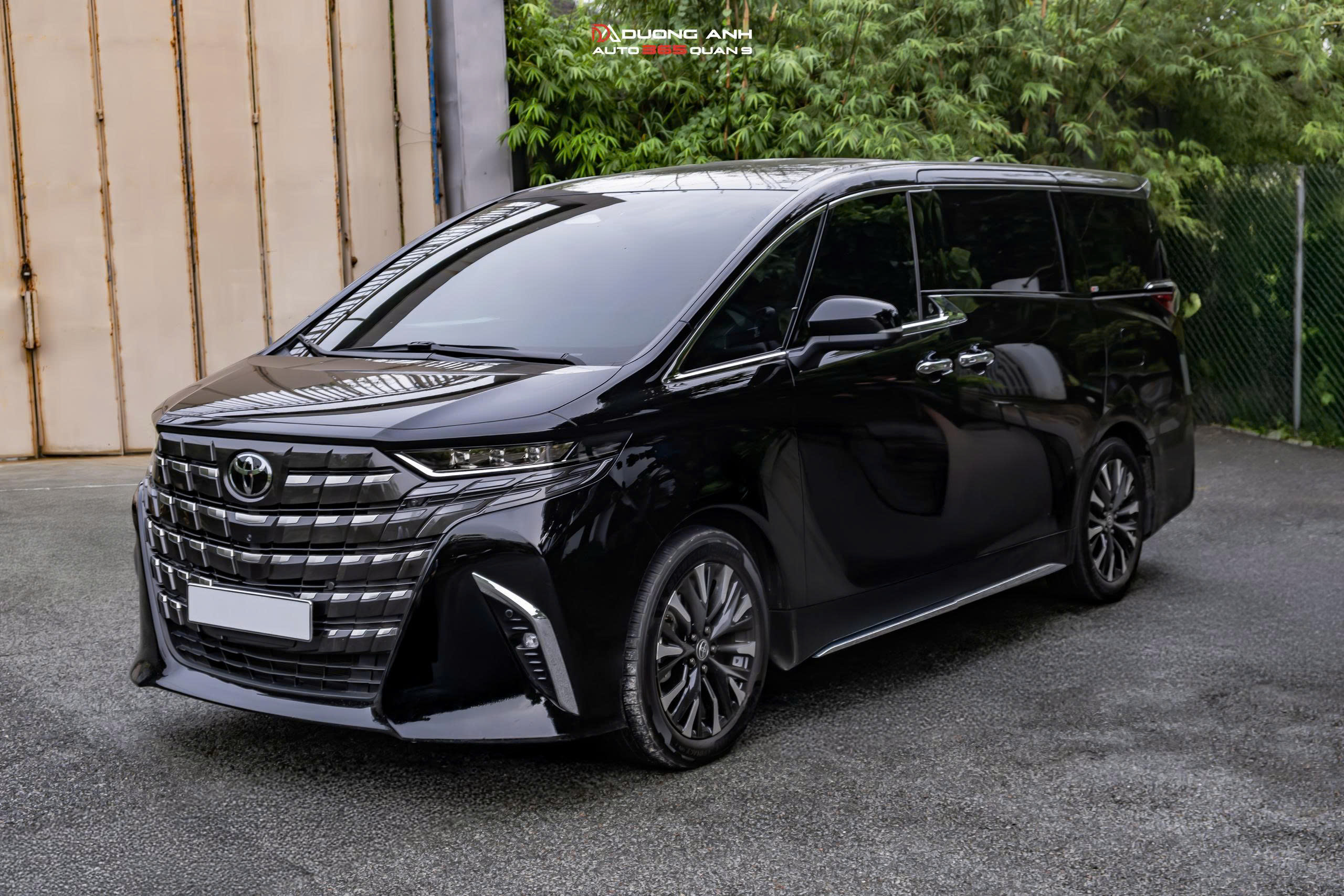 Toyota Alphard nâng cấp Sàn vân đá & Sàn da 360° tài + phụ – Sang trọng chuẩn thương gia