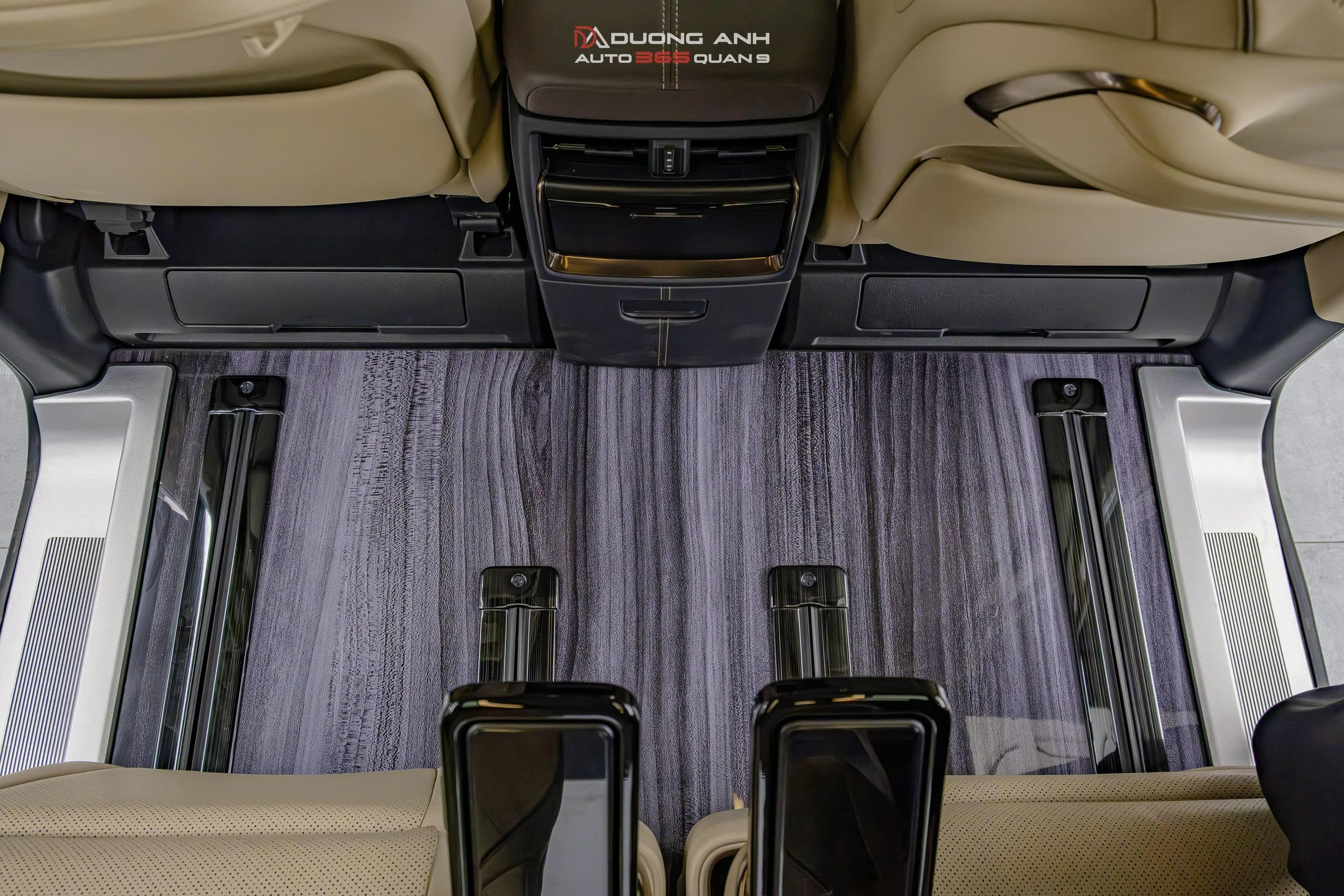 Toyota Alphard nâng cấp Sàn vân gỗ – Hoàn thiện không gian Limousine sang trọng