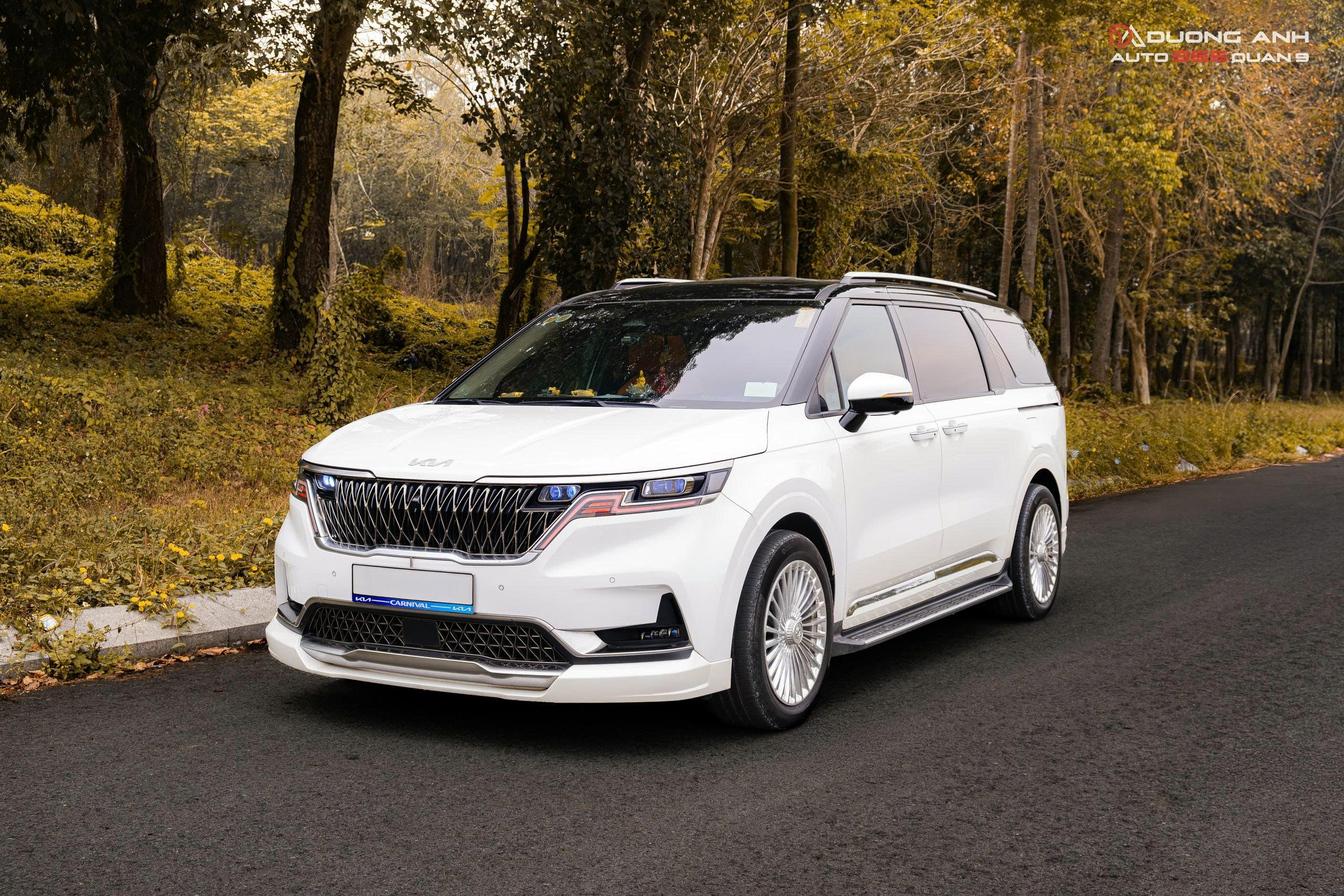 Kia Carnival Bọc da nội thất cam Hermes, Sofa Bed, Sàn Carbon vàng lá – Nâng cấp khoang Limousine đẳng cấp