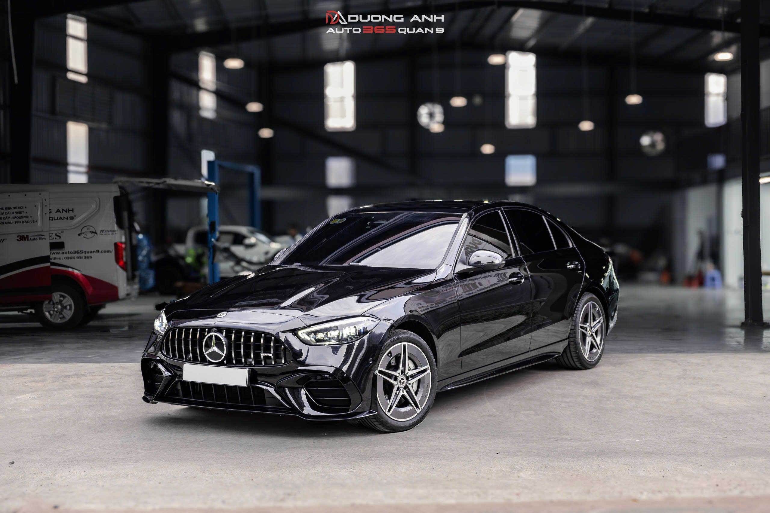 Mercedes C300 nâng cấp body C63 – Lột xác thể thao, chuẩn AMG mạnh mẽ